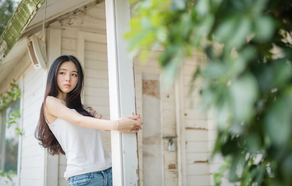 怜悯你的人不是朋友，帮助你的人才可能是朋友。
